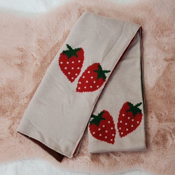 🍓Strawberry Print Scarf🍓 - Picture 9 of 16